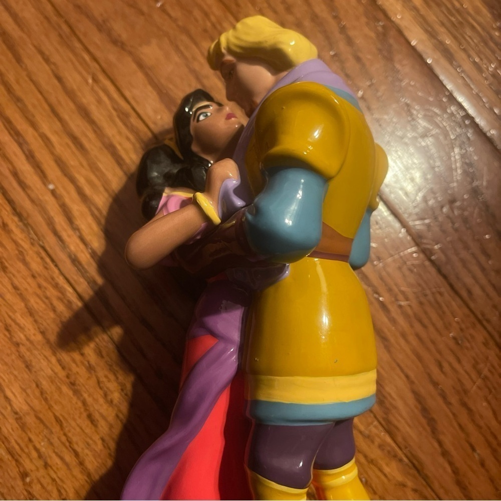 Disney Hunchback Of Notre Dame Esmeralda & Poebus Porcelain Figurine - 7.5" Tall